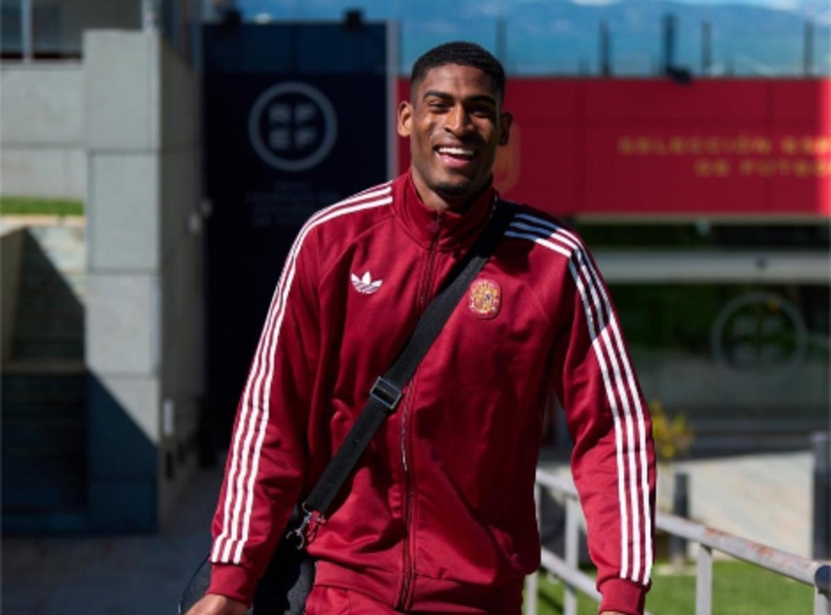 Cristhian Mosquera, durante la concentración con España