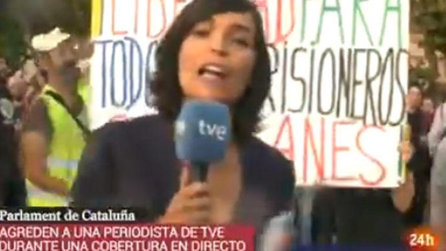 La periodista Ãngela GarcÃ­a Romero, agredida durante la Diada