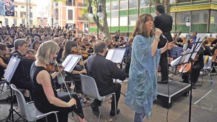 Maria del Mar Bonet, amb l´Orquestra Simfònica de les Illes Balears.