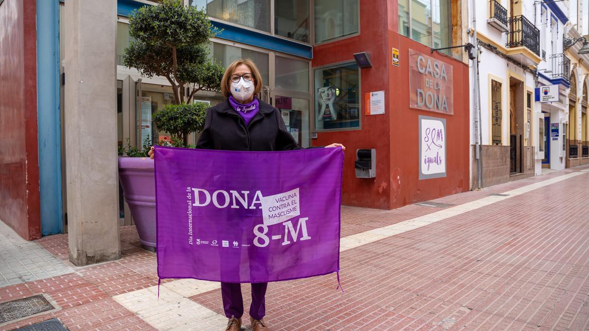 Banderas en Mislata por la igualdad y en contra del machismo