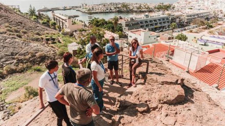 Visita al yacimiento de Cañada de los Gatos durante la  Feria de Ecoturismo.