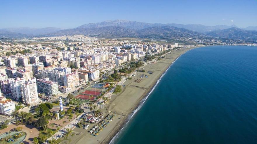 Vista panorámica del litoral de Torre del Mar y Caleta de Vélez donde se mejorarán las luminarias.