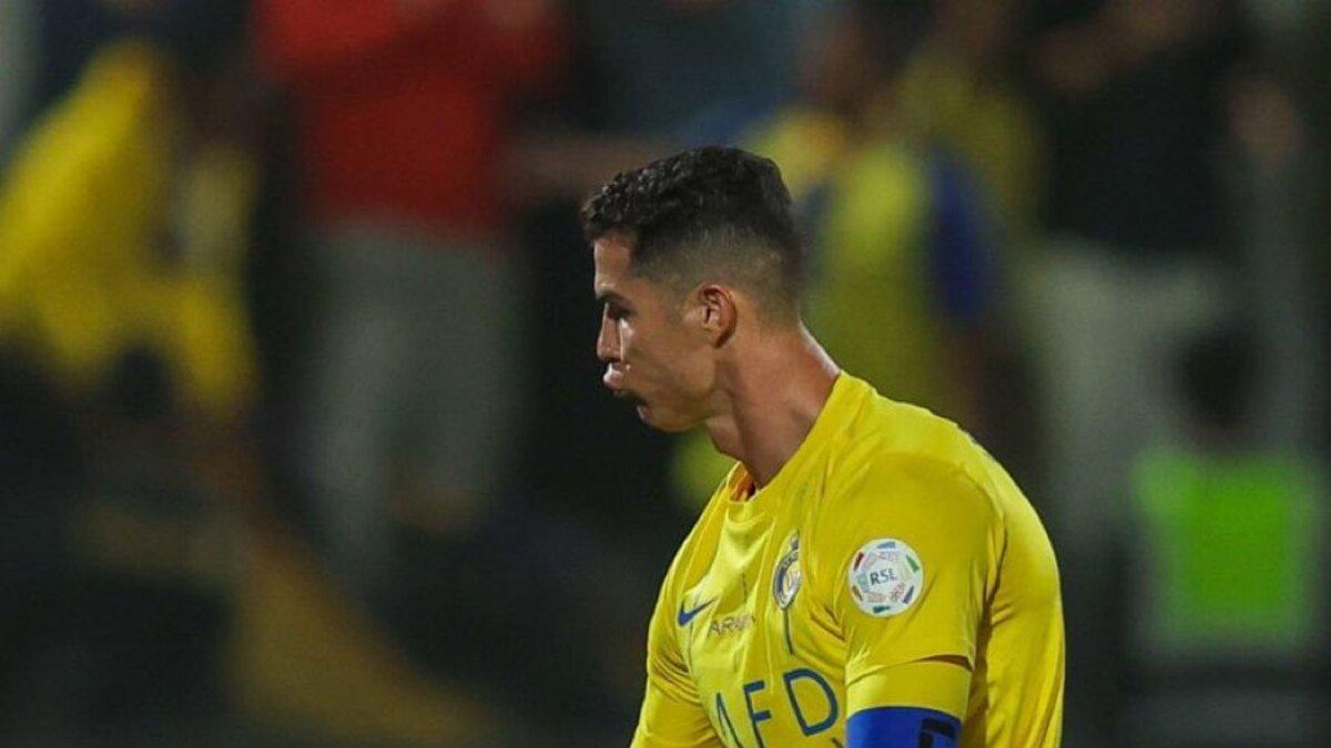 Cristiano haciendo gestos contra la hinchada de Al-Shabab