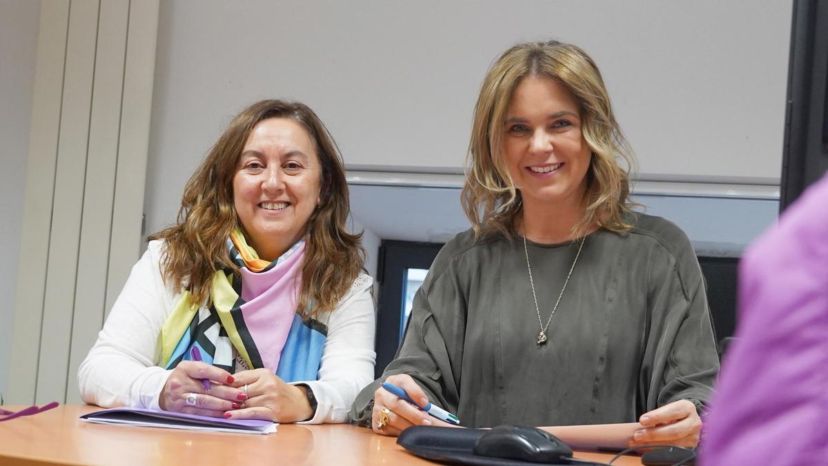 Eva Montes (izquierda) y Eva Iglesias, durante la presentación de la iniciativa.