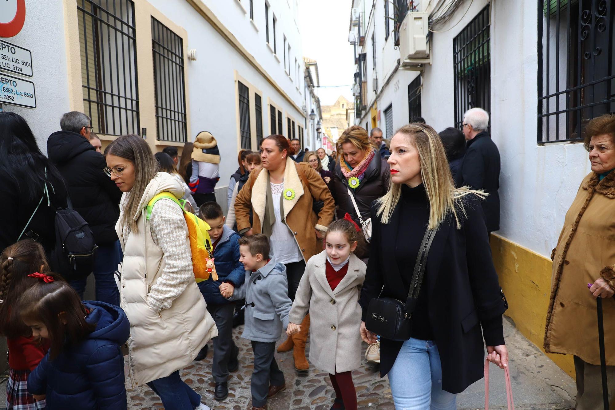 El Padre Cristobal procesiona por las calles del barrio