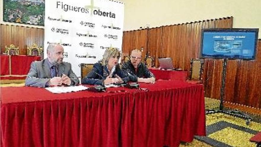 Albert Bayot, Marta Felip i l&#039;exregidor Josep M. Godoy, a la presentació pública del projecte l&#039;any passat.