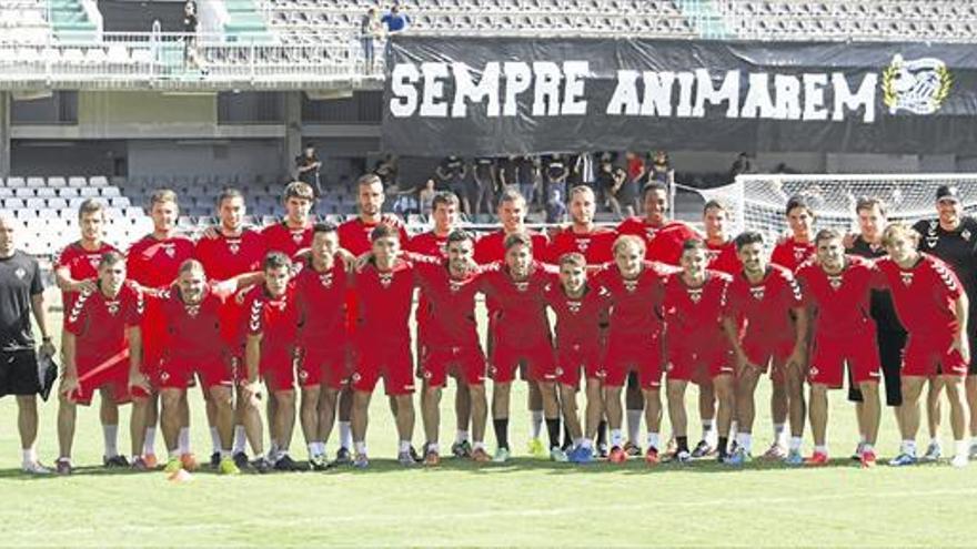 El Castellón inicia la pretemporada con el fichaje del ‘9’: Iker Zárate