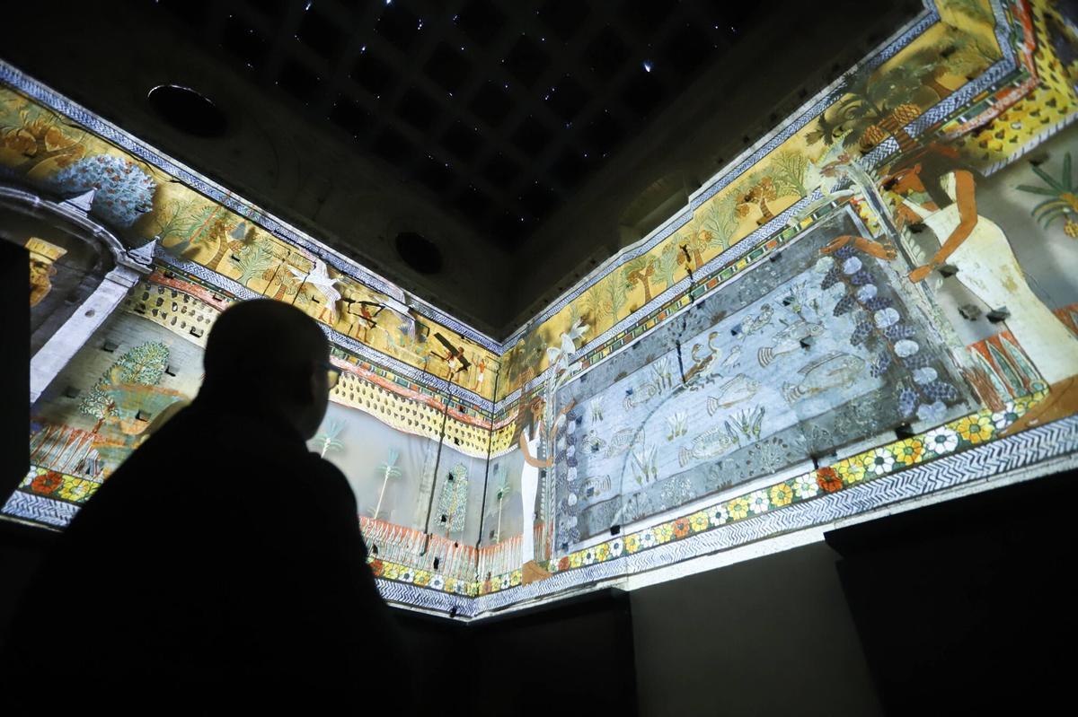 Experiencia inmersiva de la exposición 'El despertar a la vida. Infancia y adolescencia en el antiguo Egipto' en la Sala Orive