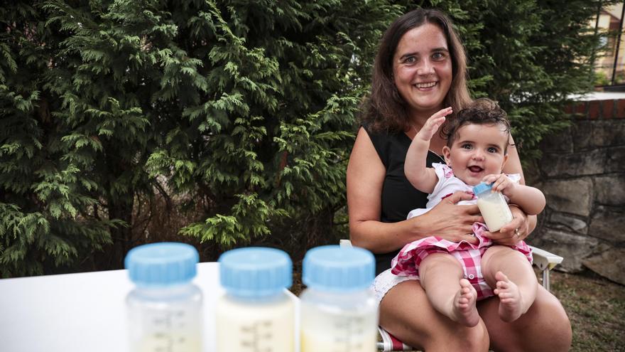 María Barrio y su hija Ana González- Manjoya