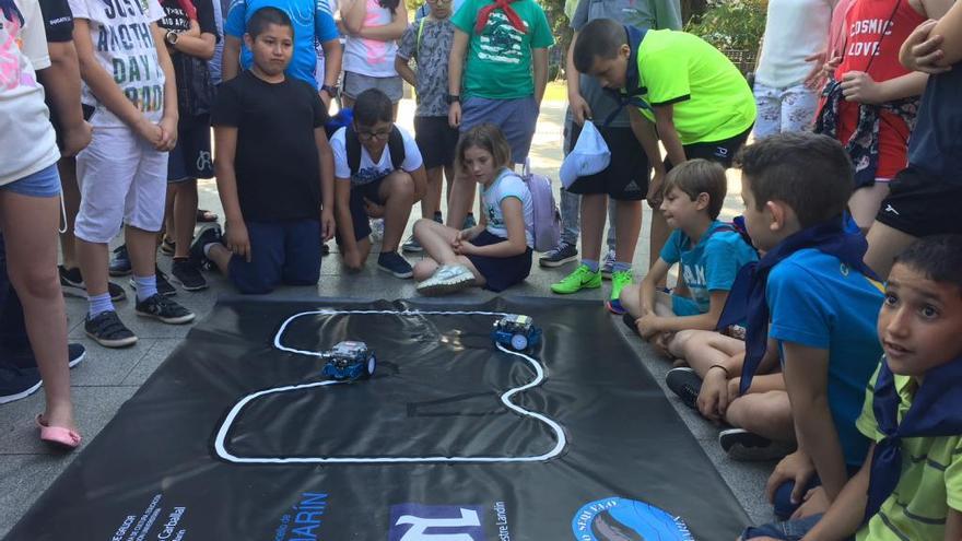 La robótica une a los escolares de Marín