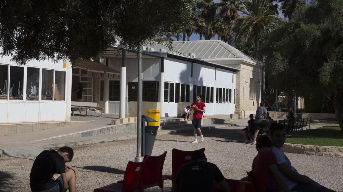 Instalaciones que acogen el colegio El Somni desde hace cuatro cursos