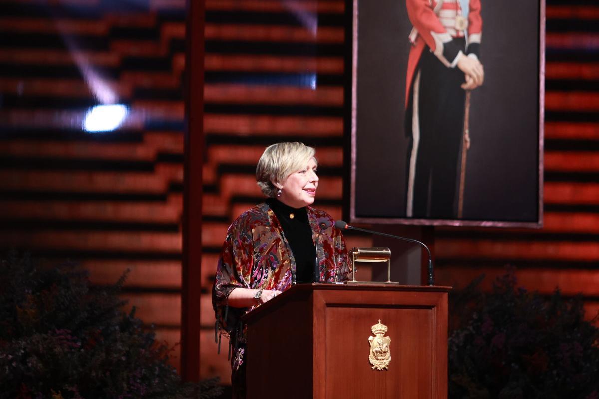 La rectora de la Universidad de Sevilla, Carmen Vargas, interviene.