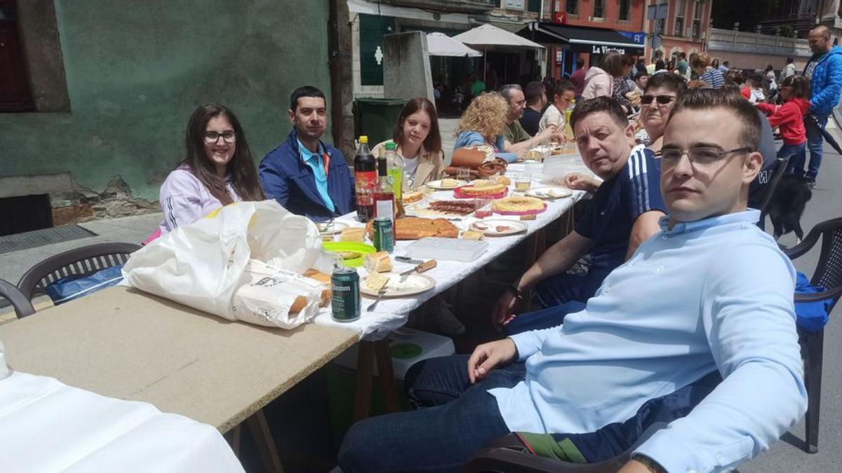 Nerea Rodríguez, Ángel Rodríguez, Eliana Fernández, Inés Cano, Luis Fernández y Luis Manuel Fernández. | S. Arias