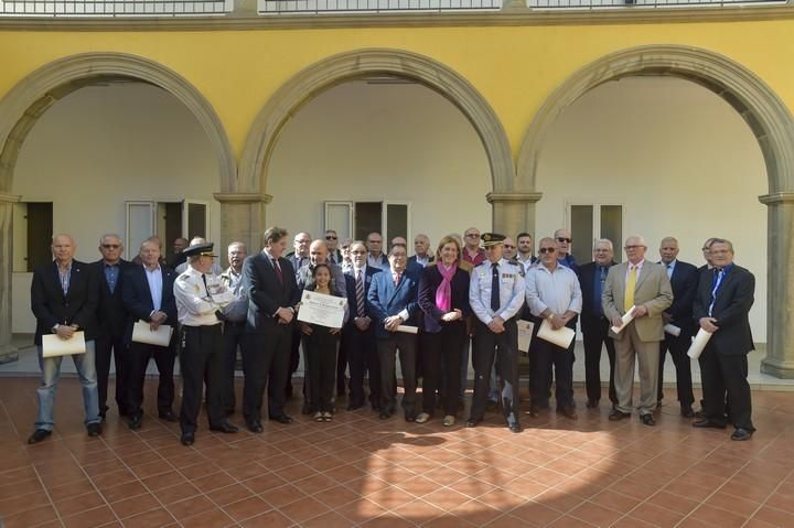 Entrega de diplomas a los Policías Nacionales ...