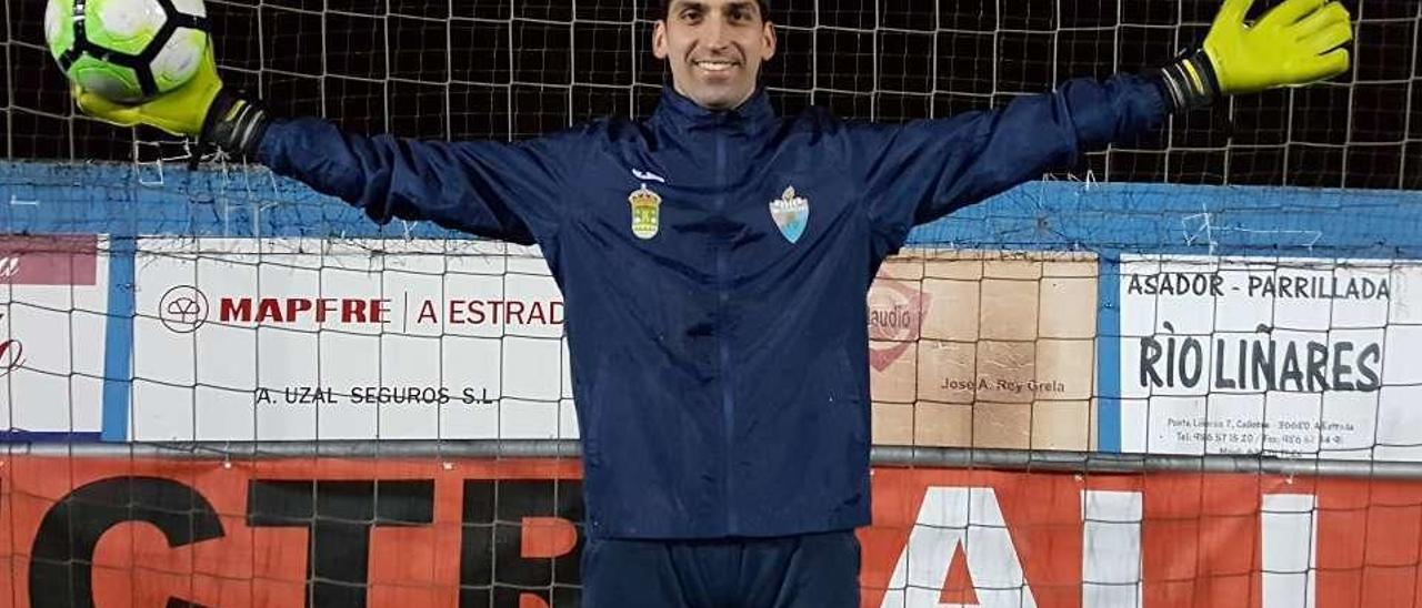 Jose, en un entrenamiento de su equipo en San Martiño. // Bernabé/Adrián Rei