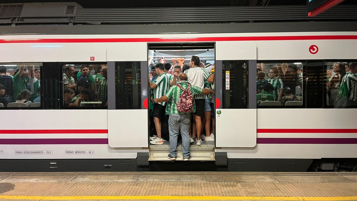 Los béticos y La Cartuja se entienden bien: ni entrada ni salida del estadio fueron traumáticas