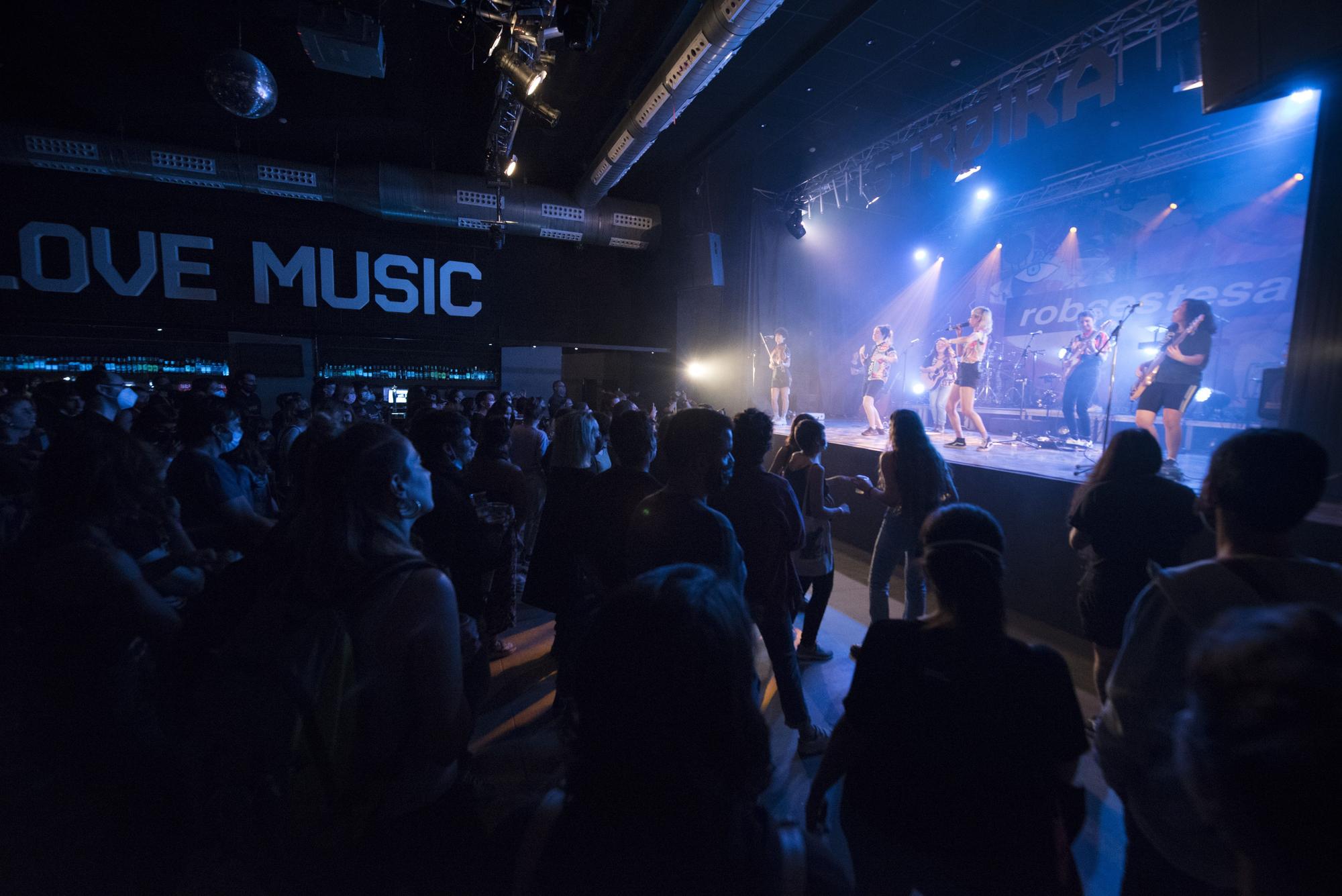 Concert de Roba Estesa a Stroika en el marc de la fira Mediterrània