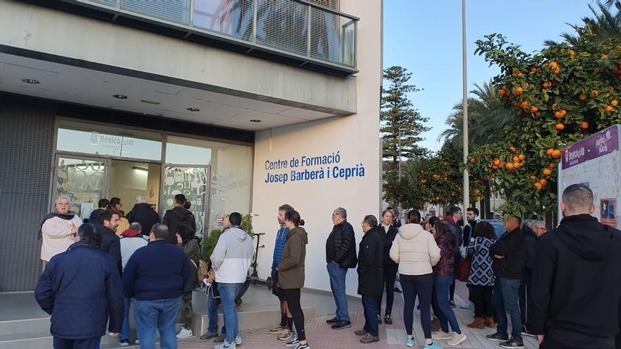 Paellas en Benicàssim: Agotan en tres horas la mitad de los sitios para cocinarlas