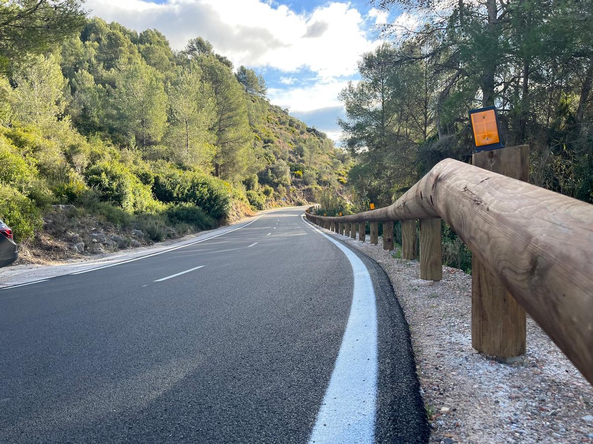 Otra foto de la renovada carretera entre Cabanes y Orpesa.