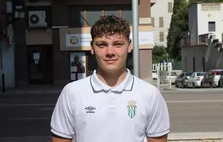 Arnau Marcè, el jove xampanyer que aixeca l'Amos de l'Àrea en el seu debut a Tercera Catalana