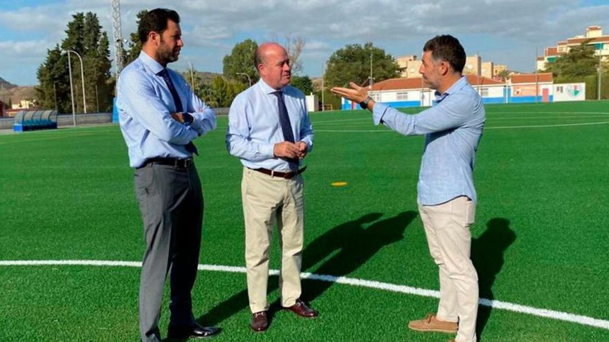 Visita al nuevo campo de fútbol. | L.O