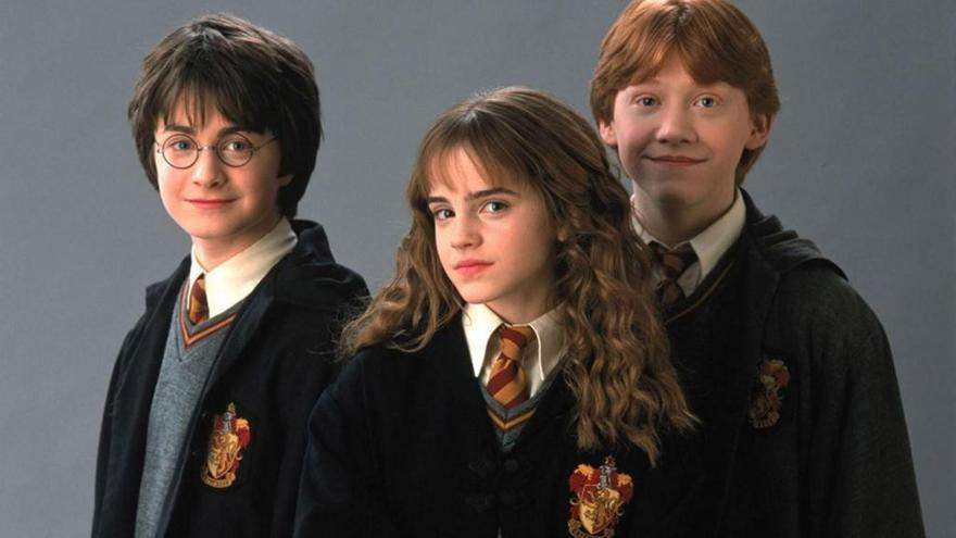 Unos jóvenes Harry, Hermione y Ron, protagonistas de las películas de Harry Potter.