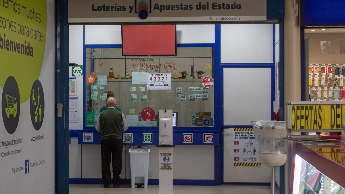 Administración de Lotería número nueve de Zamora, situada en avenida Cardenal Cisneros del Centro Comercial Valderaduey.