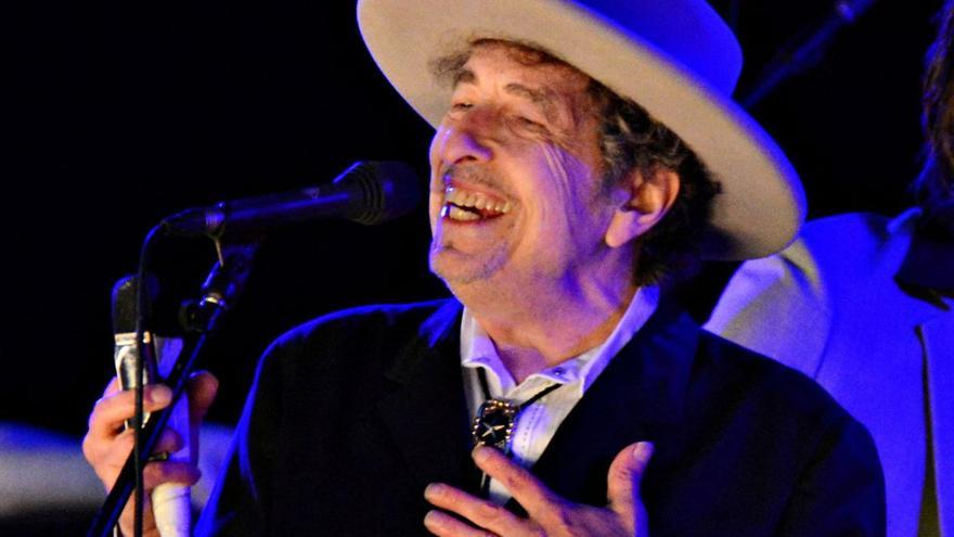 Bob Dylan cantando a sus nietos