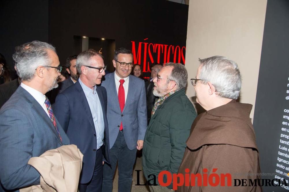 El Ministro de Cultura visita la exposición 'Místi