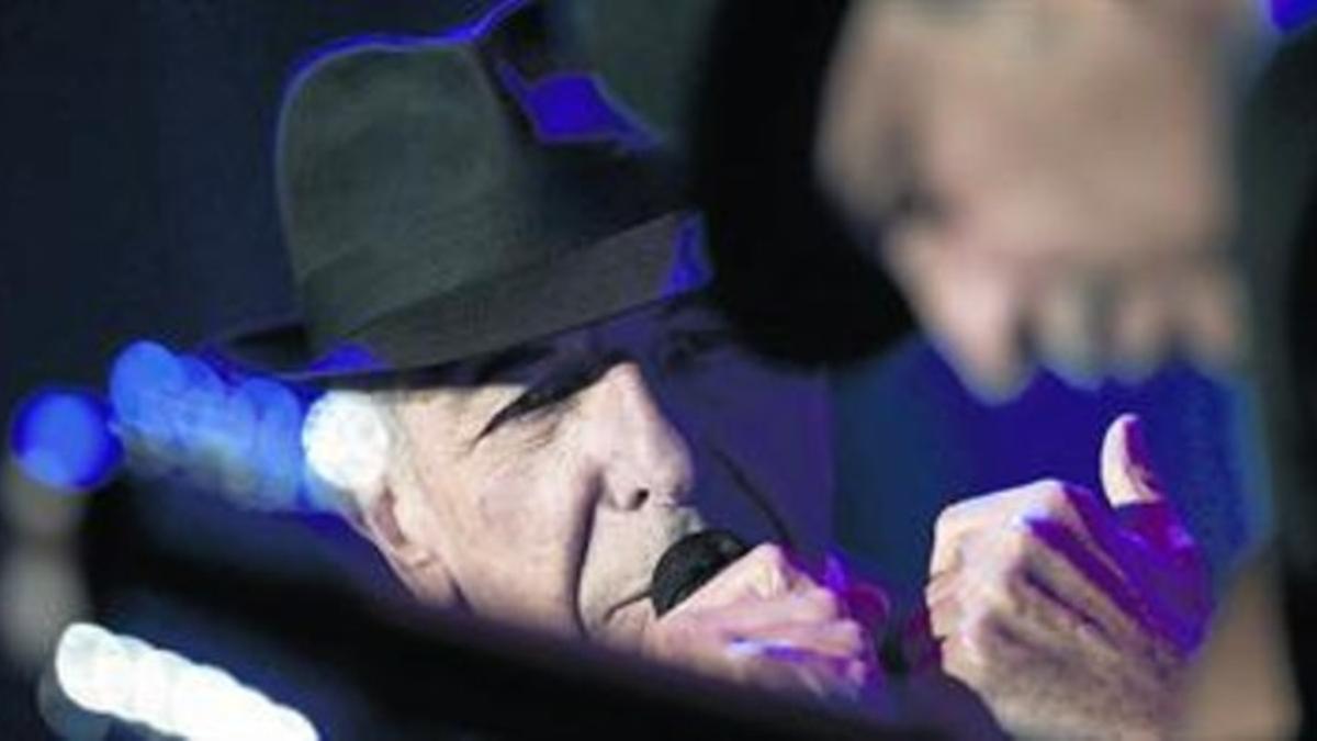 Leonard Cohen, durante su concierto en el velódromo Luis Puig de Valencia, el pasado viernes.