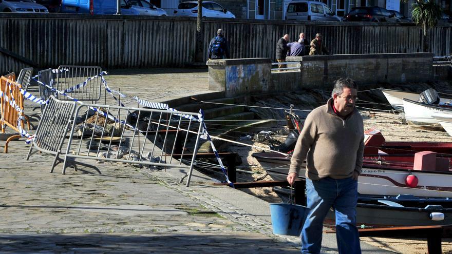 Concentración contra Portos por el abandono al que somete el paseo de O Cantiño