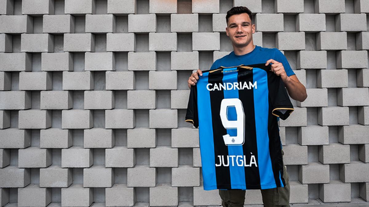 Jutglà posando con la camiseta del Brujas