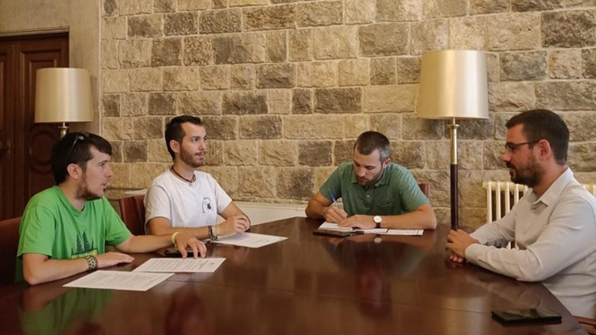 La trobada entre els naturalistes i l’Ajuntament.