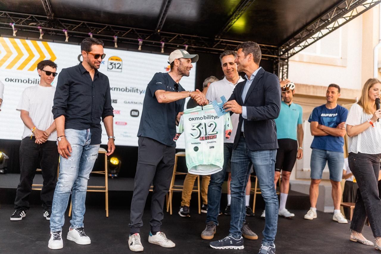 Alejandro Valverde y Lionel Scaloni, grandes atracciones en la presentación de la Mallorca 312 OK Mobility