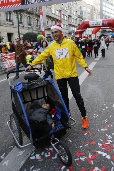 Miles de participantes celebraron el fin de año por el centro de Vigo