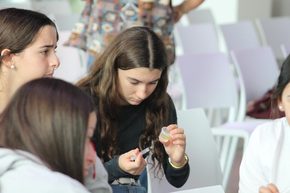 Participación de los asistentes en la ponencia