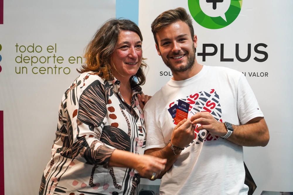 Entrega de los premios a los ganadores del V Torneo de Pádel de La Opinión de Málaga.