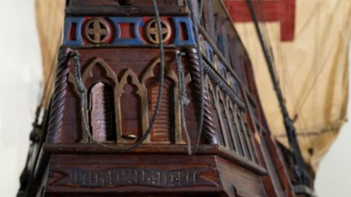 La popa del exvoto, donde se lee el nombre de 'Marigalante'.