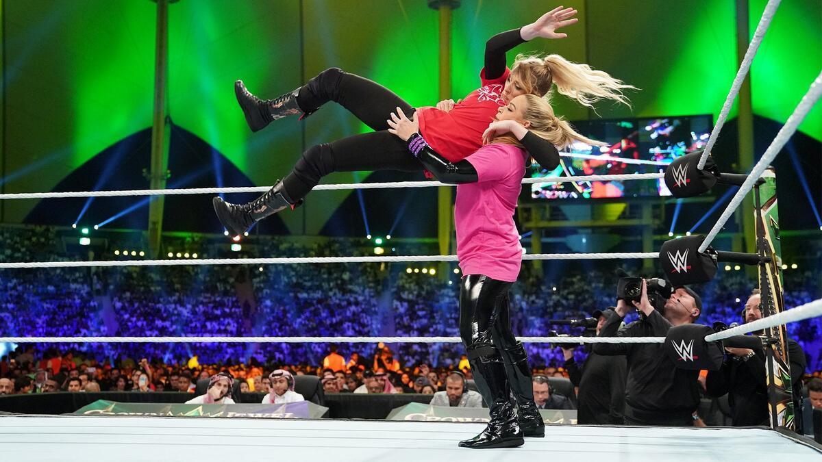 El primer combate de mujeres de la WWE en Arabia Saudí, en 2019.