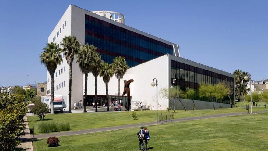 La Biblioteca General de la ULL en el Campus Guajara.