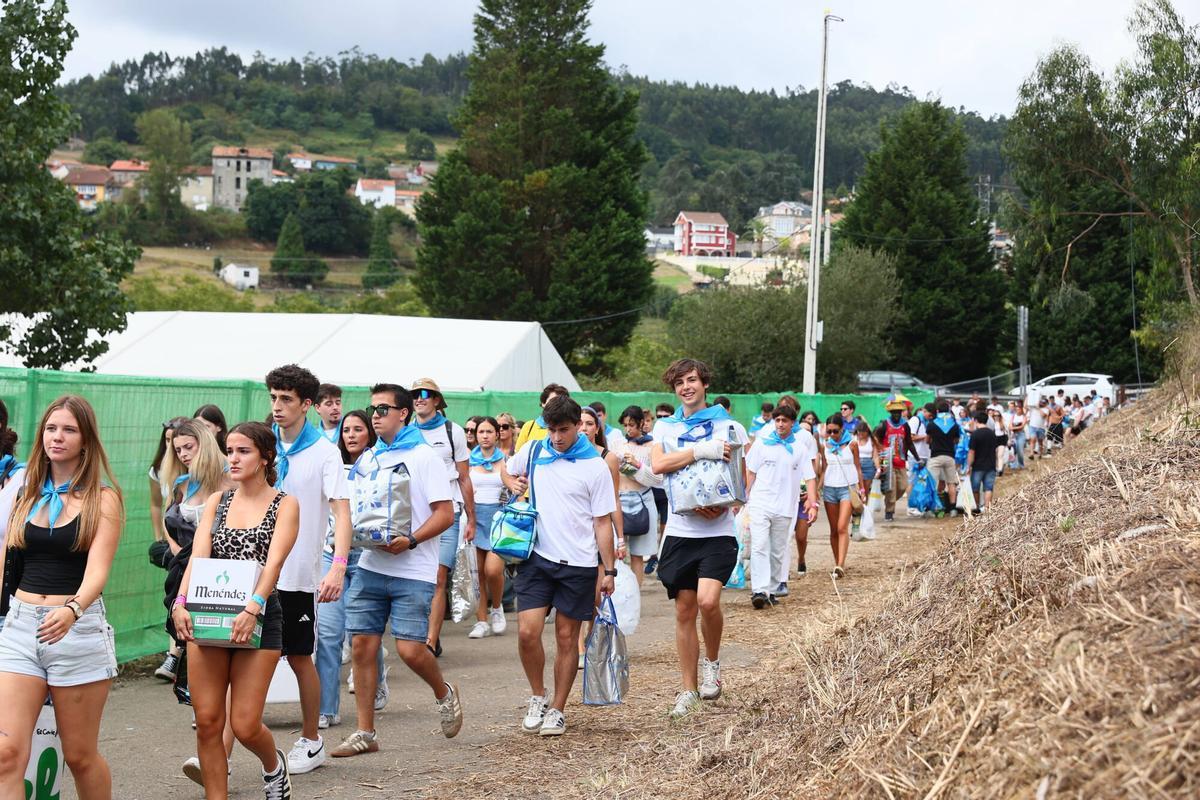 Miles de romeros toman el prao Salcéu en Pravia para celebrar el Xiringüelu Miles de romeros toman el prao Salcéu en Pravia para celebrar el Xiringüelu