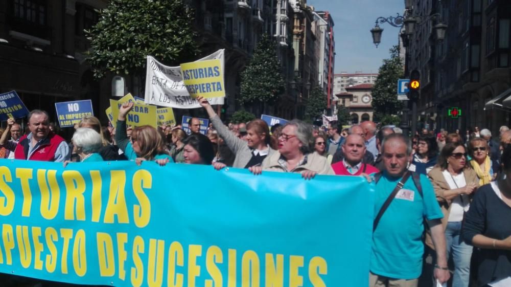 Miles de personas piden la eliminación del impuesto de sucesiones en Asturias