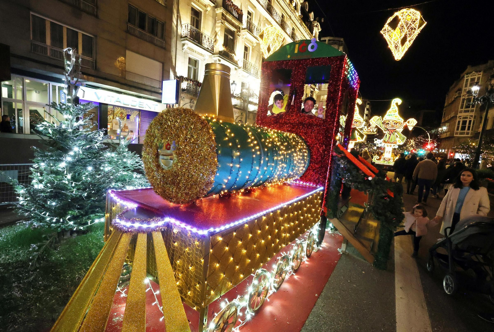 Las luces de Navidad atraen a miles de visitantes a Vigo