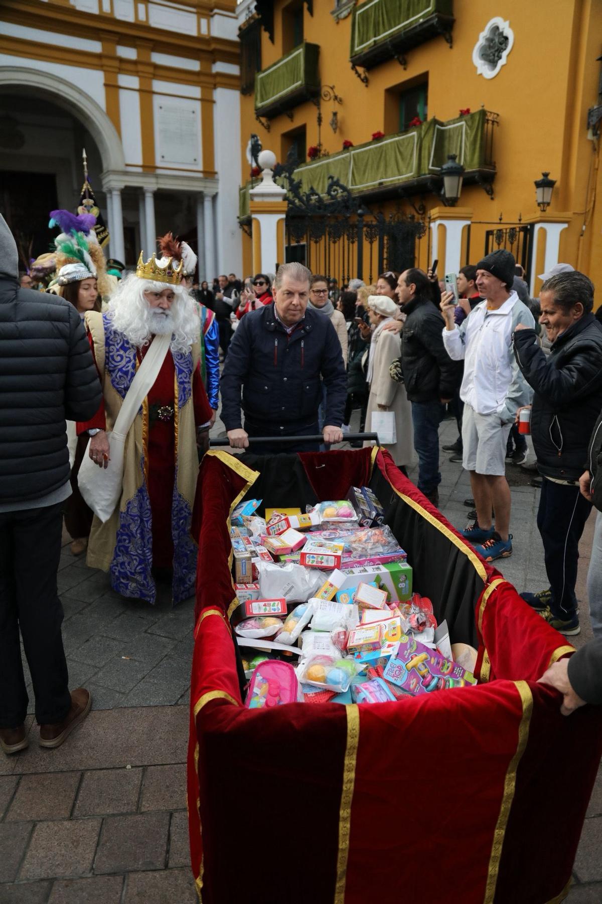 Fotogalería | Visita de los Reyes Magos al Hospital Virgen Macarena