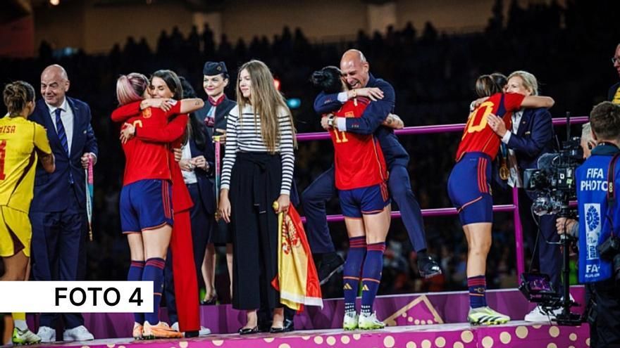 La RFEF intenta desmentir Hermoso amb quatre fotos sobre l'escena del petó