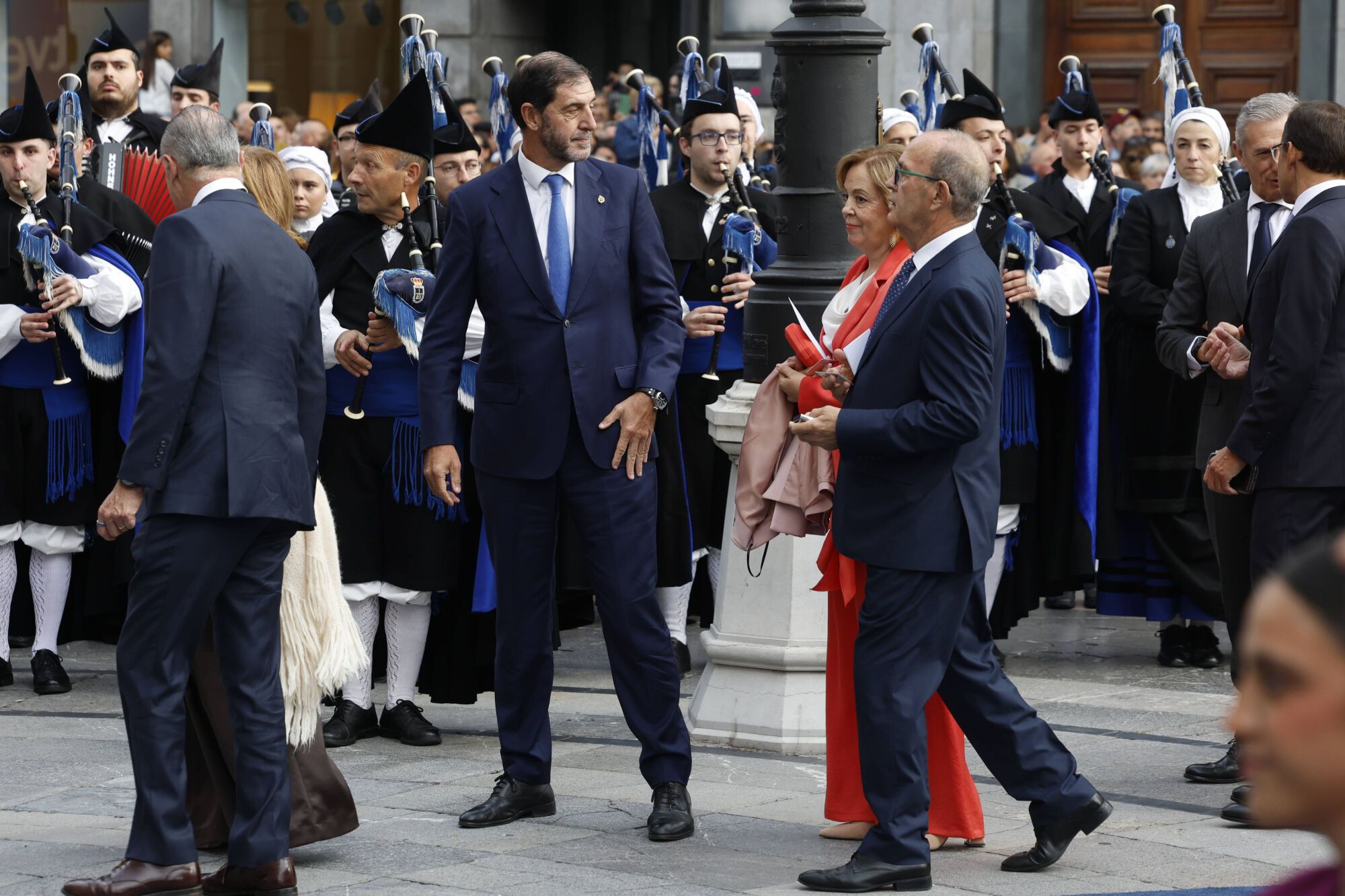  Así fue la llegada de los invitados a los premios "Princesa de Asturias" y su paso por la alfombra azul