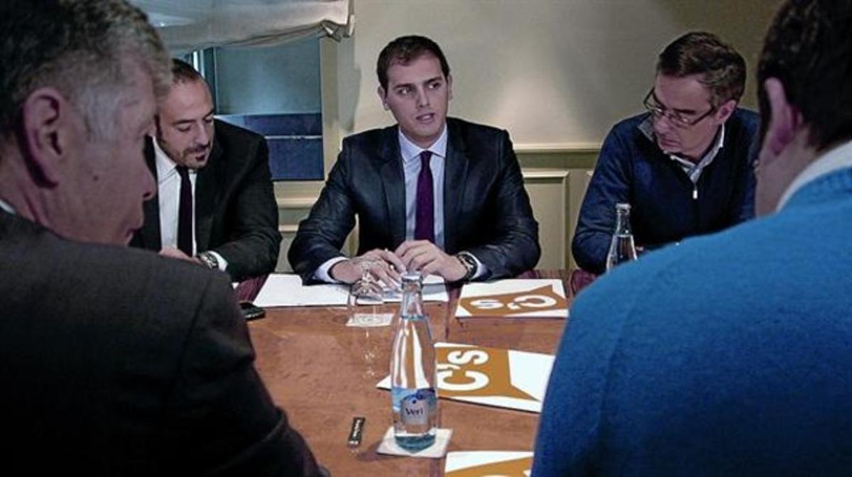 Albert Rivera, en la reunió del comitè electoral de Ciutadans, ahir.