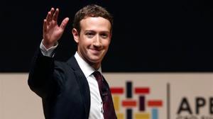 zentauroepp36344070 facebook founder mark zuckerberg waves to the audience durin161207164616