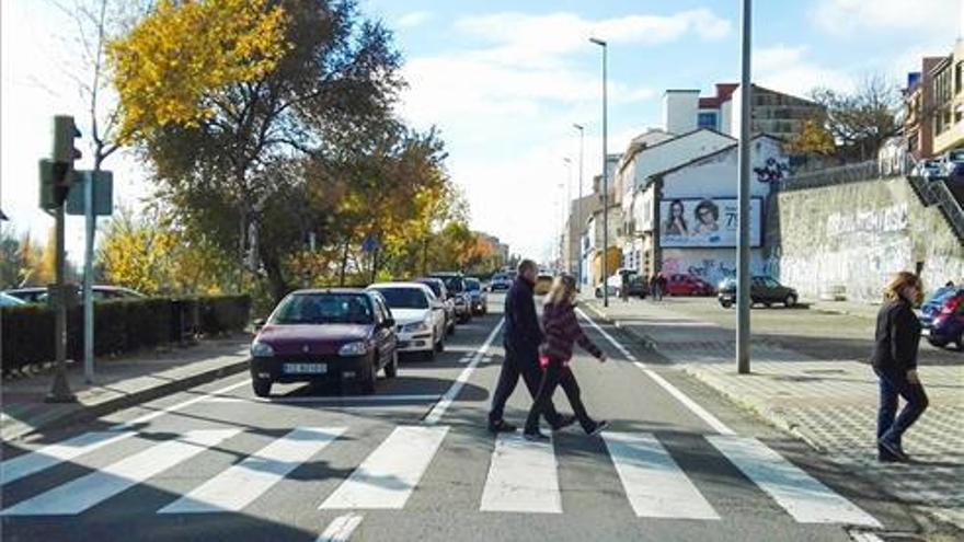 Detienen en Plasencia a un menor al volante y a su abuelo por permitirlo