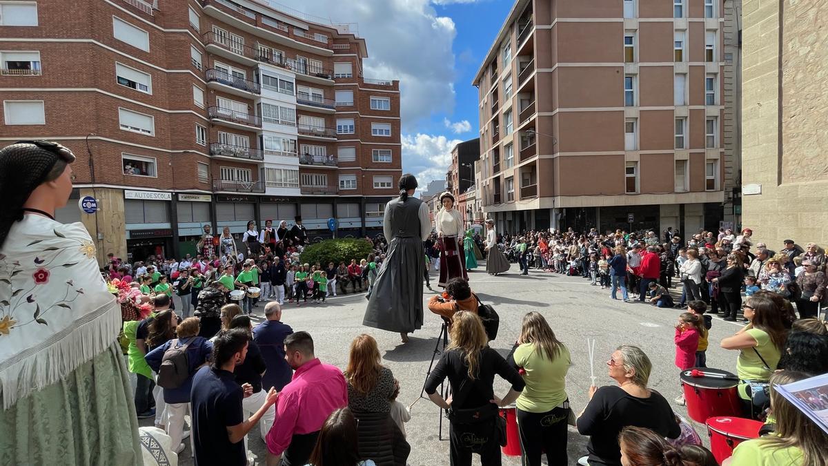 Un dels balls de gegants, aquest matí